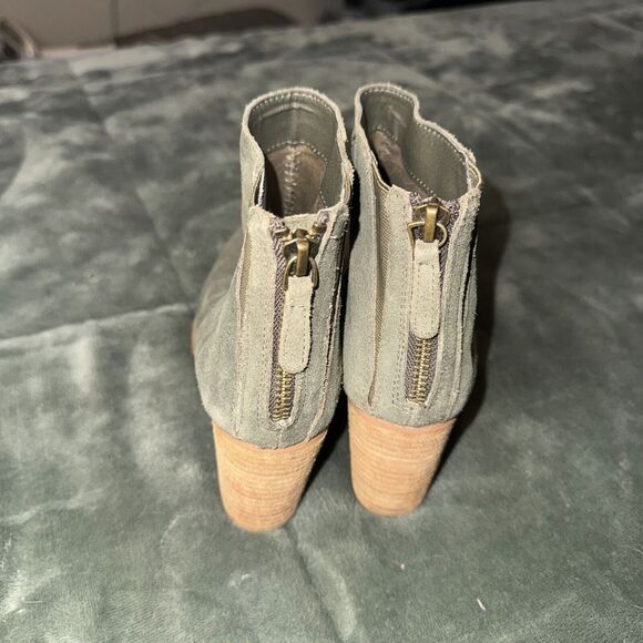 Urban Outfitters Women's Ankle Boots Sz 6 Moss Green Suede Block Heel Back Zip - Picture 5 of 8